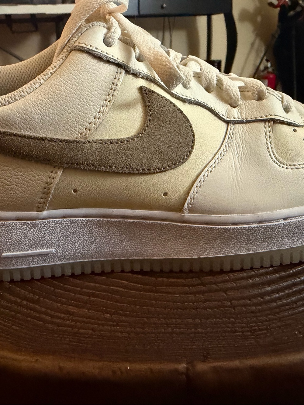 Nike Air Force 1 '07 LV8 Sail/Khaki-Coconut Milk